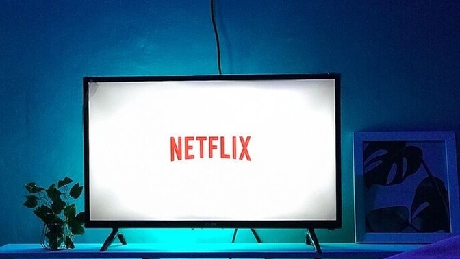 Android işletim sistemi WhaleOS olan TV'ye uygulama nasıl indirebilirim?