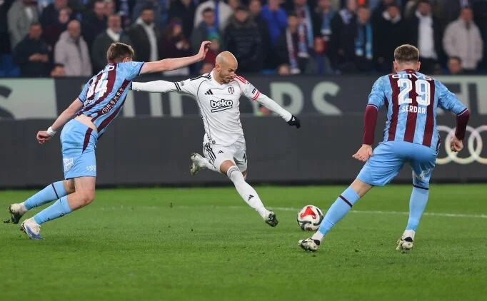 Trabzonspor 3 - Beşiktaş 3... Bordo Mavililer kritik virajı dönemedi! Maçı nasıl buldunuz?
