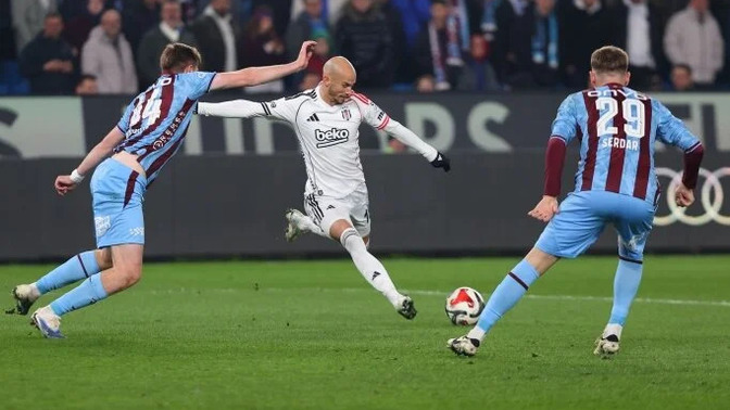 Trabzonspor 3 - Beşiktaş 3... Bordo Mavililer kritik virajı dönemedi! Maçı nasıl buldunuz?