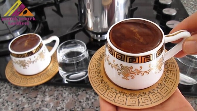 Senin yaptığın mı yoksa başkasının yaptığı kahve mi sana daha lezzetli geliyor?