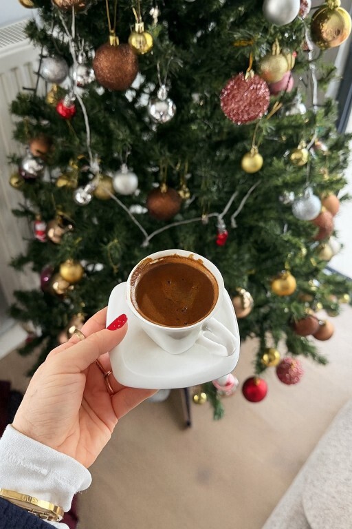 Yılbaşı için ağacı süslediniz mi?