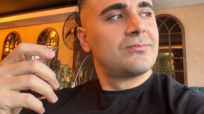 Size çayla olan aşkımı anlatamam ama gösterebilirim?