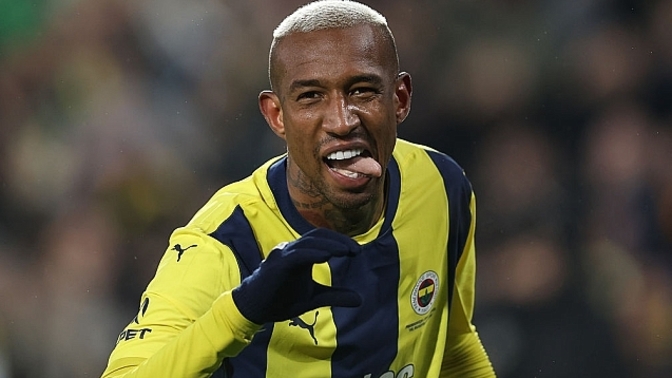 Taliscası olmayan Osimheni topçu mu sanır?