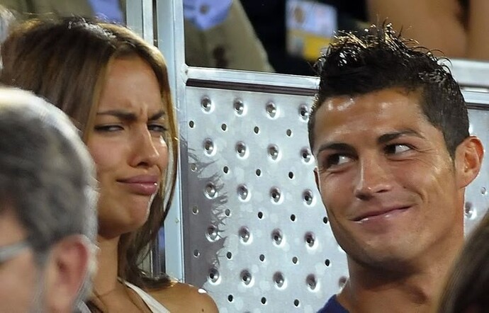 Sevgilin seni kıskandırmak için şaka yapsa güler misin, sinirlenir misin?