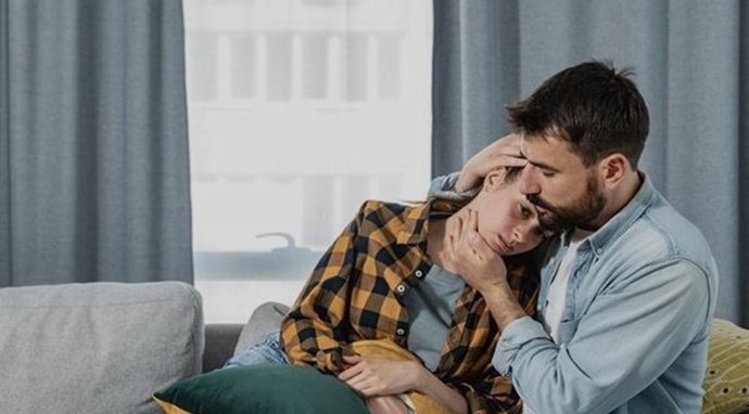 Regliyken partnerinizin saygılı ve mesafeli durması mı size iyi gelir anlayışlı ve ilgili yaklaşımı mı?