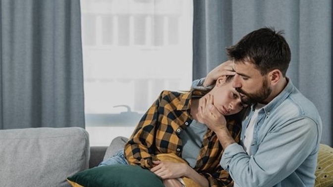 Regliyken partnerinizin saygılı ve mesafeli durması mı size iyi gelir anlayışlı ve ilgili yaklaşımı mı?