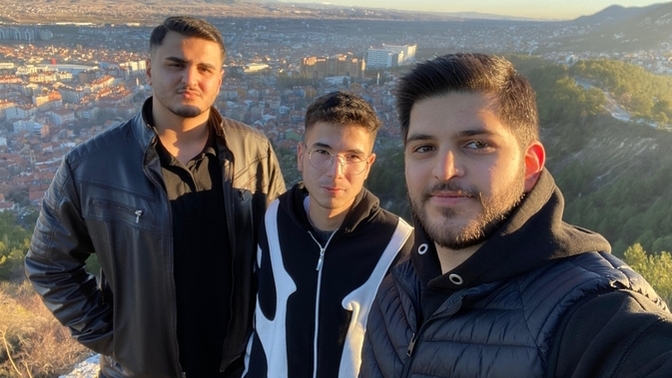 Aramızda iddiaya girdik sizce hangimiz daha iyiyiz?