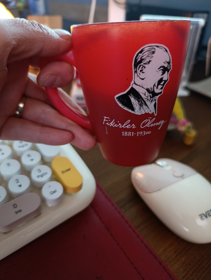 Ben size çay ısmarlayayım mı?