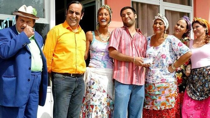 Ailen ile anlaşamayan biriyle sevgili kalır mısın?