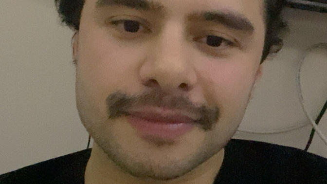 Bu bıyık fedöcü bıyığı mı oluyor , ilk defa bıyık bıraktım yanlış mı yapmışım , düz sakal daha mı iyi görünüyor?