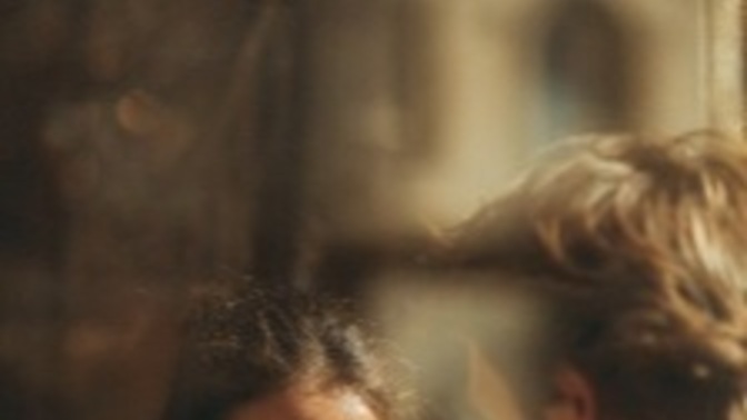 Sevilmek için olduğundan farklı davranır mısın?