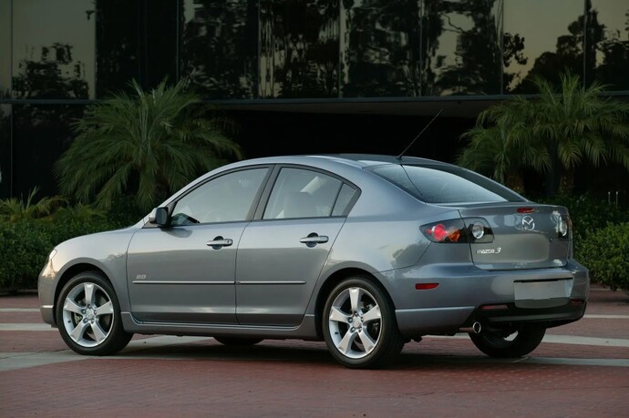 Mazda 3 nasıl otomobil sizce alınır mı?
