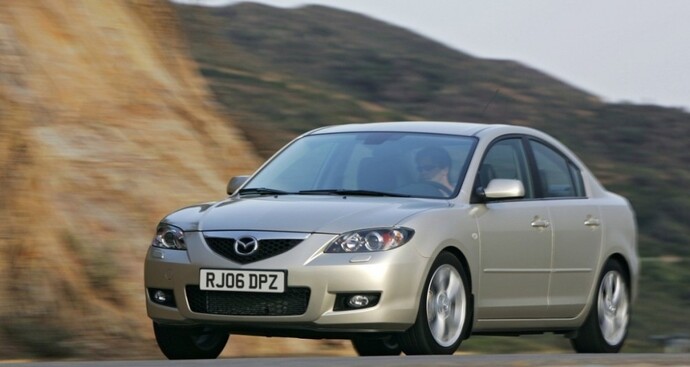 Corolla E120 mi Mazda 3 mü?
