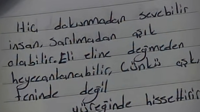 Hiç dokunmadan sevebilir mi insan?