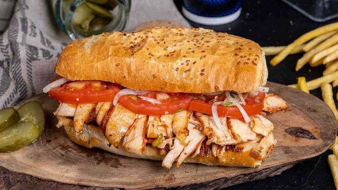 Tavuk döner sevmek garibanlık mıdır 🐔?