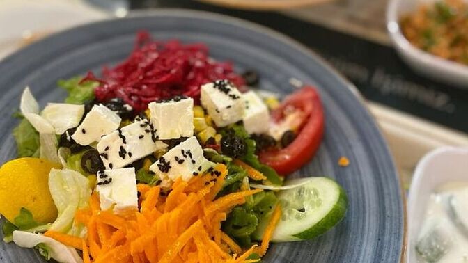 Dışarıda salata yer misiniz?