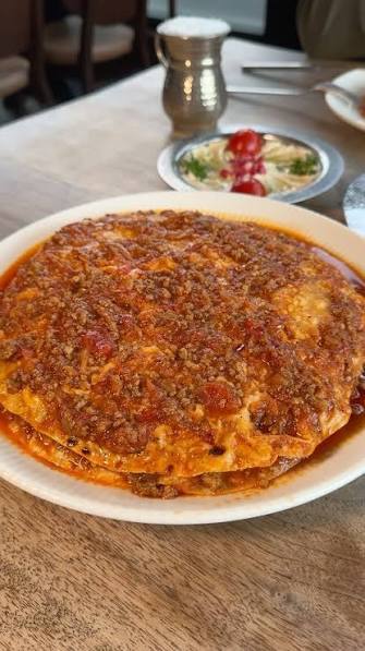 Kayseri yağlaması bizim orada şebit deriz biz sevmeyenler uzaylıdır. Severleri görelim hadi?