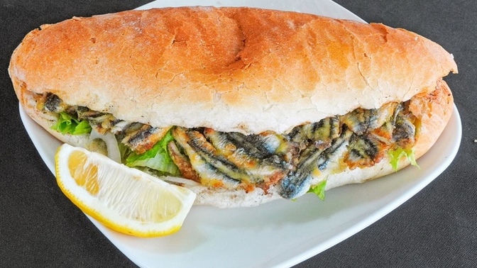 Hamsi dürüm sever misin?