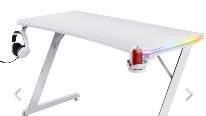 Beyaz bilgisayar masasına hangi koltuk güzel olur?