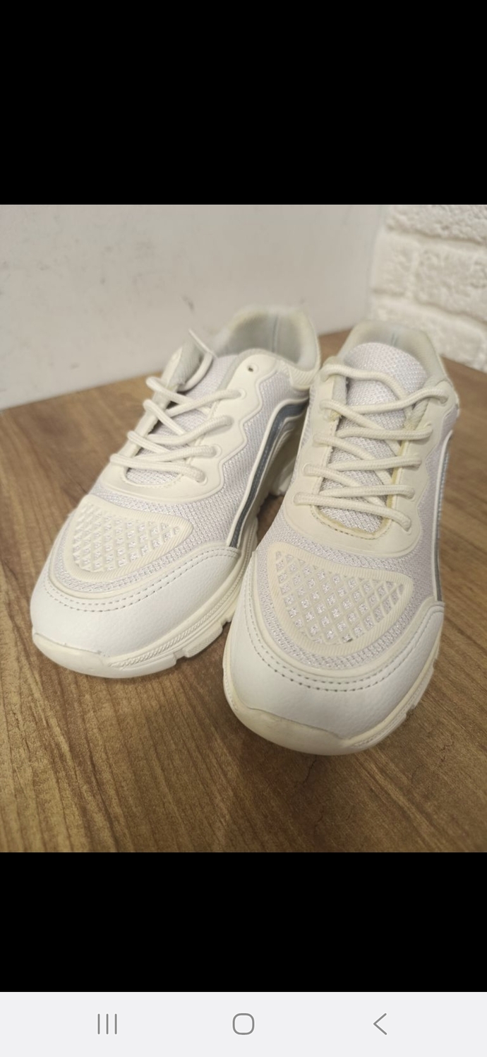 Hangisini alsam mavi 232tl, siyah170 TL beyaz 184tl?