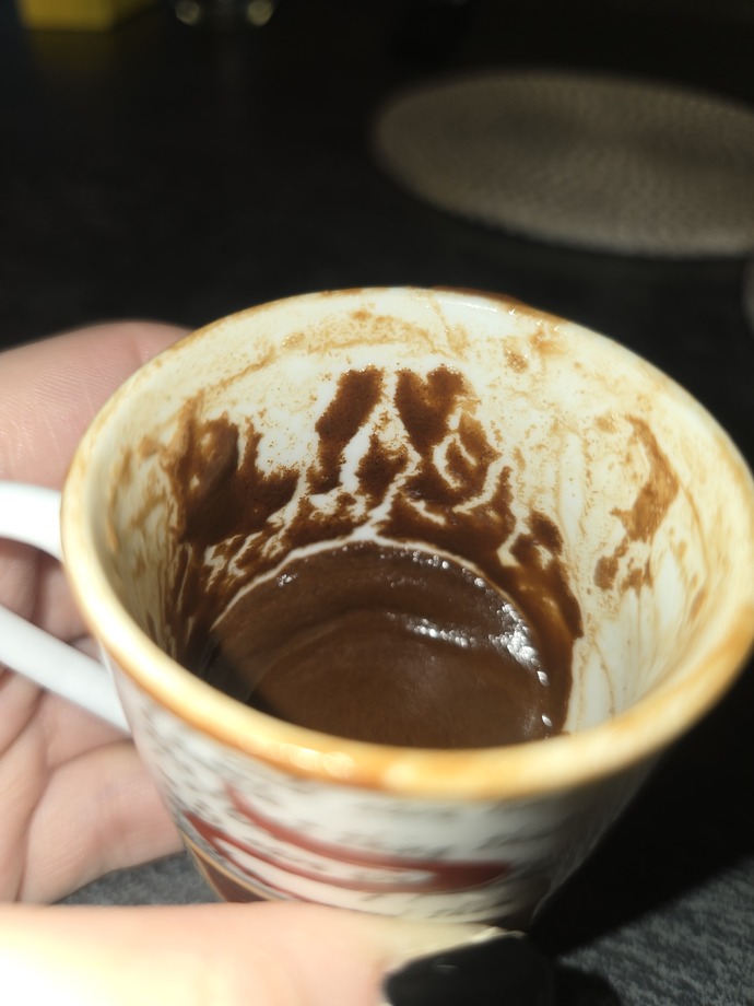 Falima bakabilecek kişi var mi?