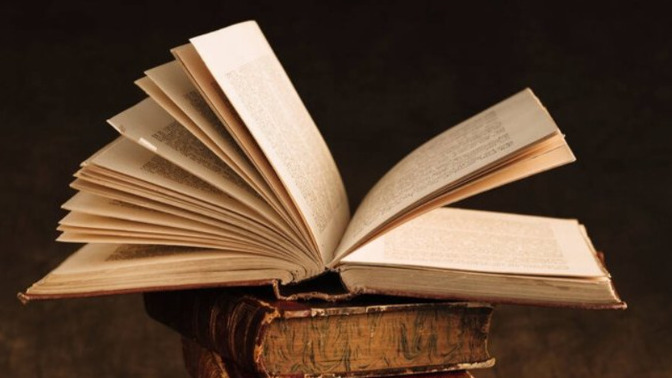Herkese selamlar. Hadi gelin size rastgele bir kitap önerisinde bulunayım bakalım bahtınıza ne düşecek?