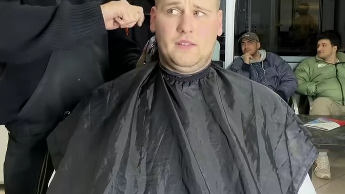 Erkekler de yıl başında kuaföre gidip yeni yıla bakımlı girmek ister mi?