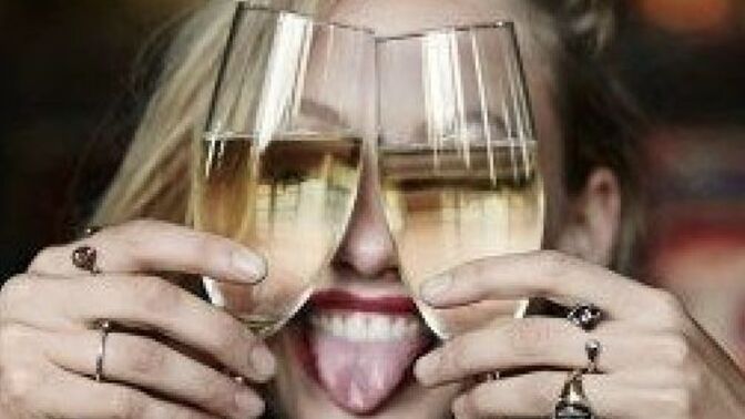 3 gündür youtube premium üyeliğin bitti, kafayı yiyorum 🤦🏻‍♀️ siz fakirler bu düz youtube'u nasıl kullanıyorsunuz yaw🥴😵?