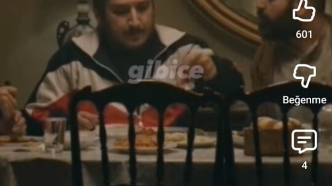 Küfürsüz komedi mi yerinde küfürlü komedi mi daha çok güldürür sizleri?