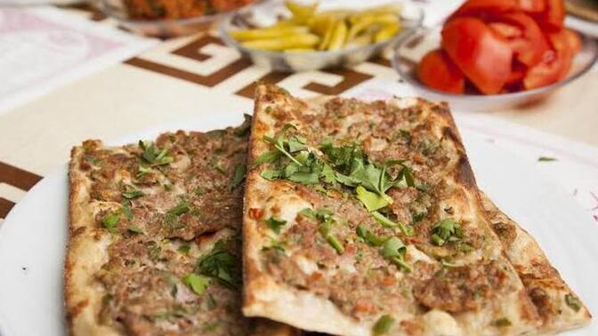 Bir yemeği herkes çok seviyor ama sen nefret ediyorsun bu hangisi?