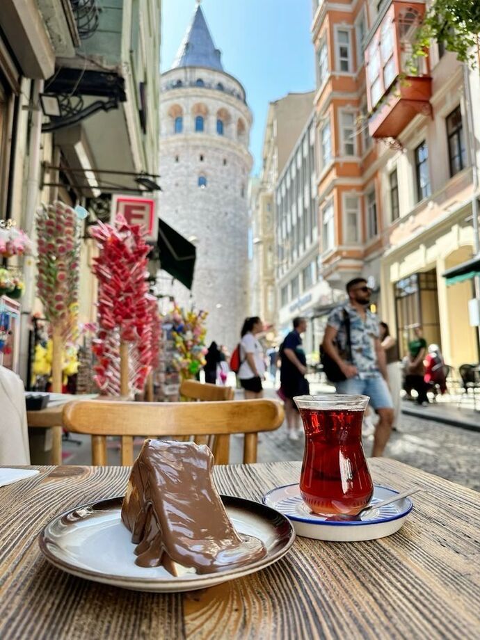 Tatlı yanına çay yakışır mı?