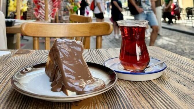 Tatlı yanına çay yakışır mı?