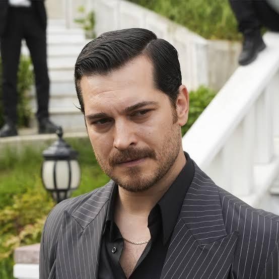 Kenan Yıldız mı Çağatay Ulusoy mu daha yakışıklı?