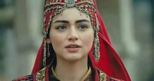 Dişilik her hatunda önemli mi?