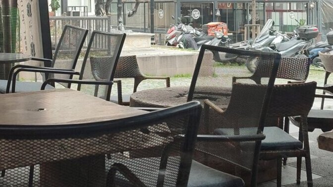 Kahve muhabbet mi ister. Yoksa tatlı mı?