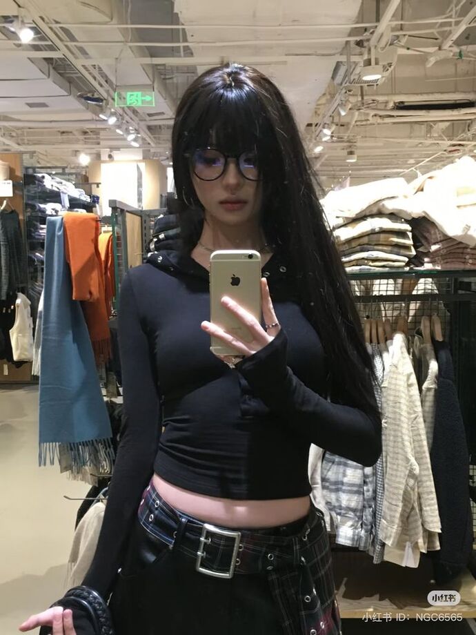 22 yim 23 olcam bu yaşa göre bu kombinler ve stil fazla mi cocuksu? yoksa iyi mi? artik boyle gorunmeye karar verdim?