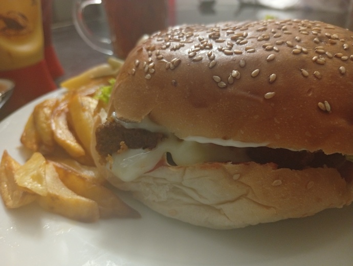 Ev yapımı hamburger severler burada mı. Hamburgeri nasıl seversiniz?