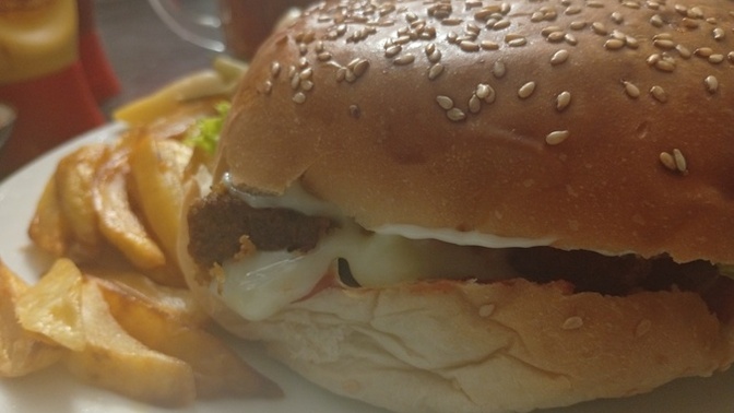 Ev yapımı hamburger severler burada mı. Hamburgeri nasıl seversiniz?