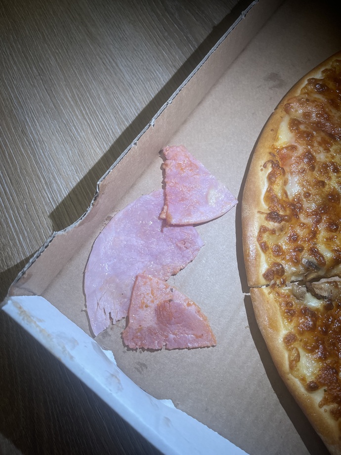 Pizza sipariş ettik üstündeki dana mı domuz mu?