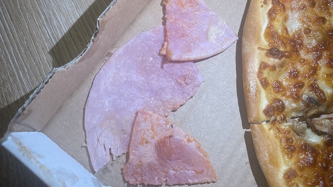 Pizza sipariş ettik üstündeki dana mı domuz mu?
