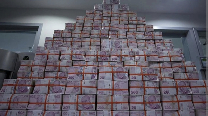 Diyelim ki yeni yıl milli piyangonun büyük ikramiyesi size çıktı ilk yapacağınız şey ne olur?
