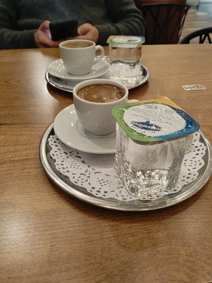 Siteden en son kiminle kahve içtiniz?