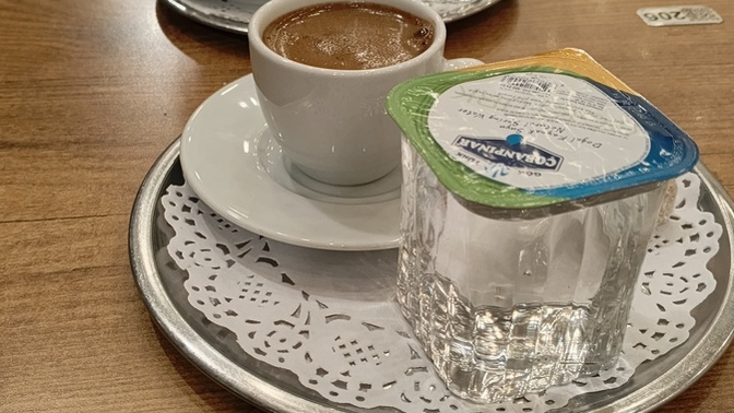 Siteden en son kiminle kahve içtiniz?