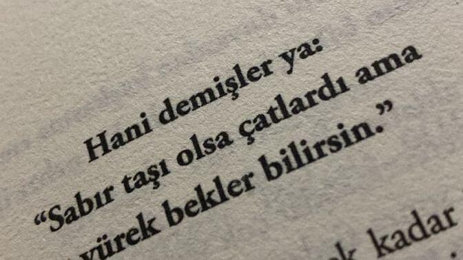 Sevmek mi zor yoksa beklemek mi?