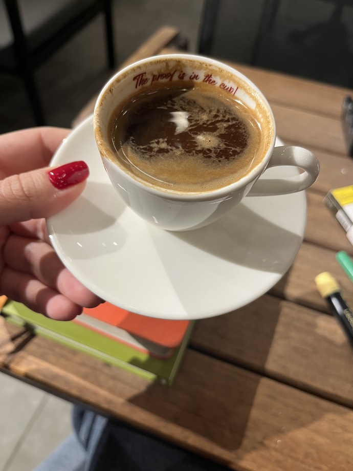 Kimlere sabah kahvesini hüpletti ☕️?