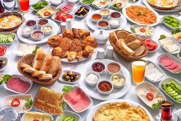 Kahvaltı yapmadan güne başlayabilirmisiniz? Yapmadan güne başlayanlar nasıl dayanıyor ?