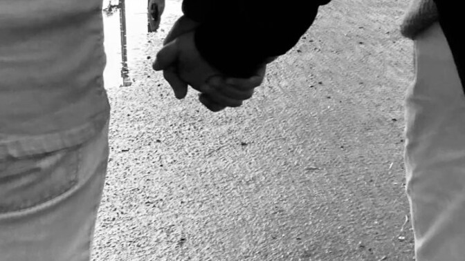 Aşık olmasanız sevgilinizin adını dövme yaptırdığınız veya sosyal medyanıza baş harfinimi adımı yazarsınız?