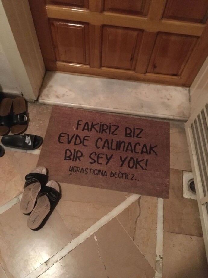 Eve giren hırsız neyi çalmaz?