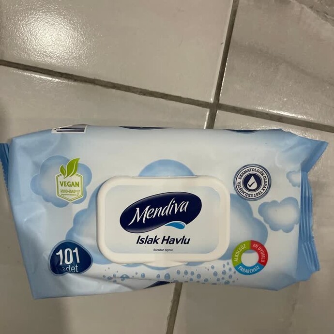 Bu ıslak mendil et türü şeyler yemediği için mi vegan?