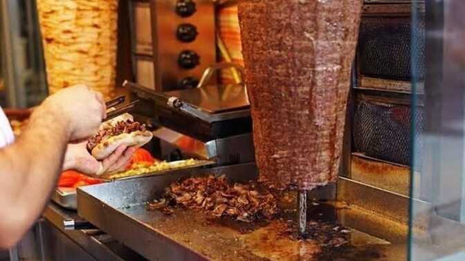 Et döner mi? Tavuk döner mi tercih edersiniz?